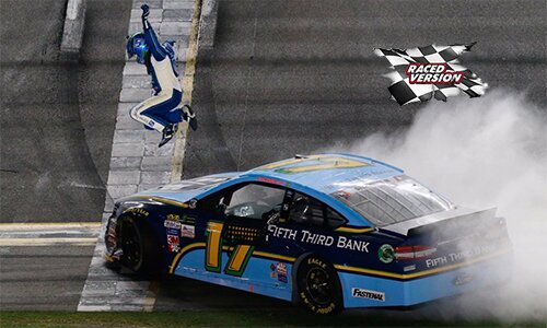 2017 RICKY STENHOUSE JR #17 DAYTONA WINNER RACED VERSION W/ COLLECTOR CARD 1/24