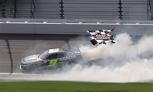 2017 WILLIAM BYRON #9 DAYTONA WINNER RACED VERSION (XFINITY) *AUTOGRAPHED* W/ COLLECTOR CARD 1/24